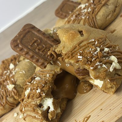 White Choc & Biscoff Cookies 