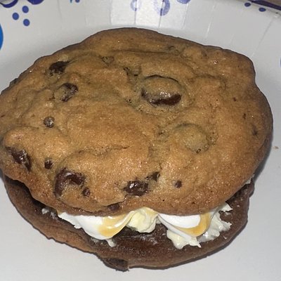 Chocolate 🍫 Chip Caramel Cheesecake Cookie sandwich
