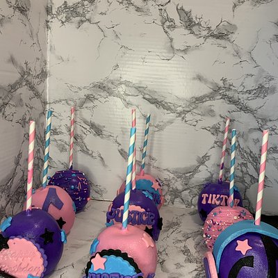 Candy Apples (Base price; price Increases With Customizations)