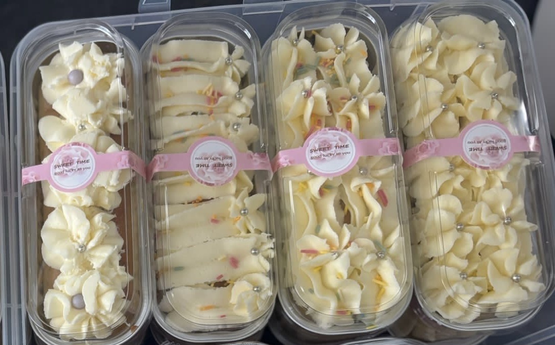 Vanilla Mini Cakes