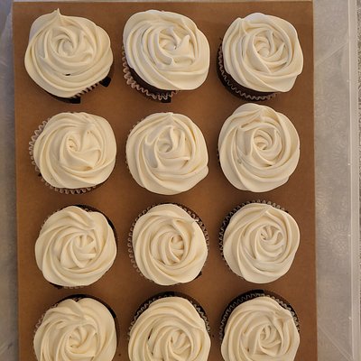 Vanilla Butter Cream Cupcakes