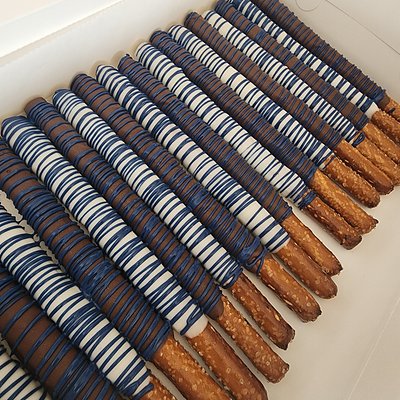 Chocolate Dipped Pretzel Rods