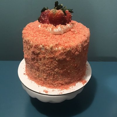 6 Inch Strawberry Crunch Cake