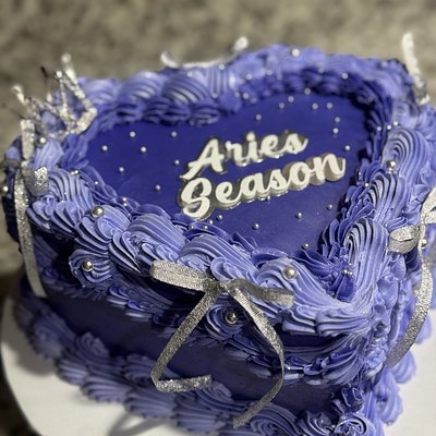 8” HEART ❤️ CAKE 