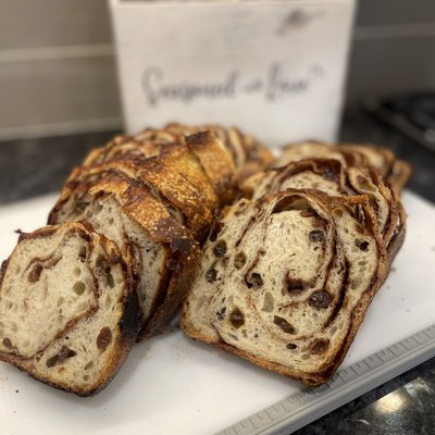 Cinnamon Swirl Raisin Sourdough Bread 🍞