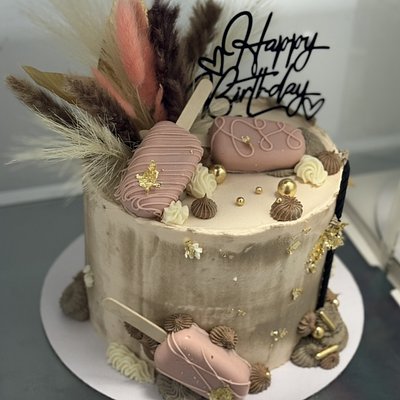 7” Round Cake (feeds About 15)