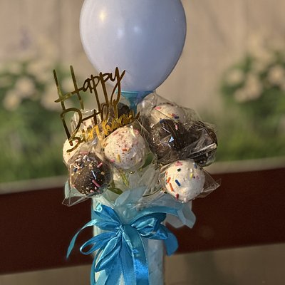 12ct Birthday Cake Pop Bouquet