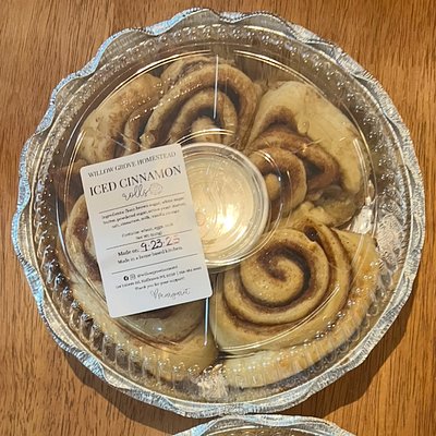 Cinnamon Rolls (4 Count Tray)