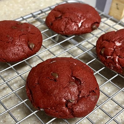 Red Velvet Cheesecake Stuffed Cookie
