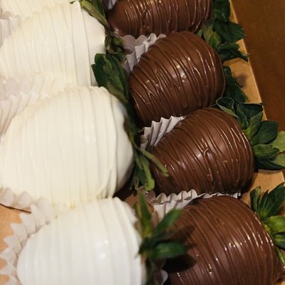 Chocolate Dipped Strawberries 