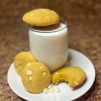 Pumpkin White Chocolate Chip Cookies 