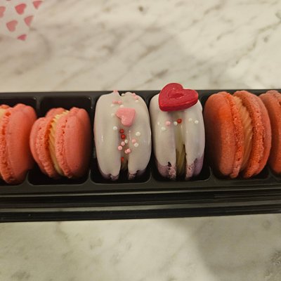 Macarons 1/2 dozen, any flavor 