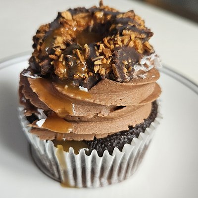 Carmel Coconut Chocolate Cupcakes 