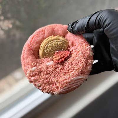 Strawberry Crunch Cookie