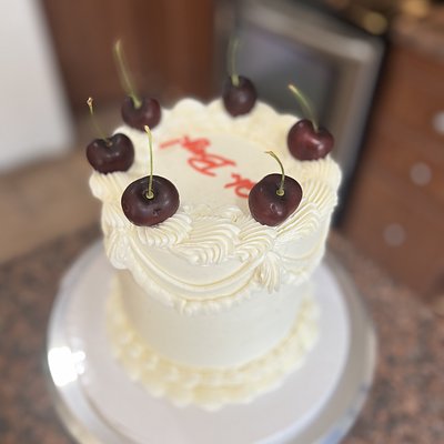 6in 3 layer Cakes