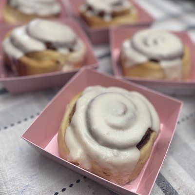 Classic Cinnamon Rolls • 12 Count 
