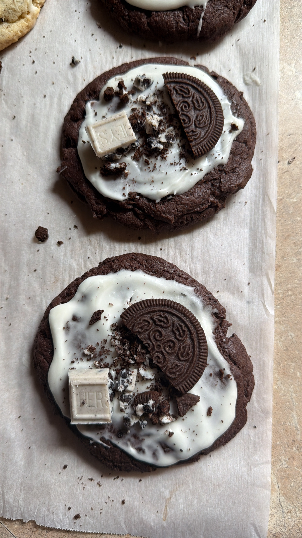 Oreo Crumble Cookies