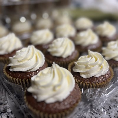 Classic Cupcakes (1 Dozen)