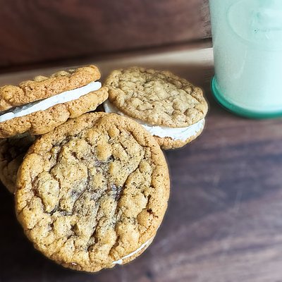 Oatmeal Maple Cream Pies (8 Pack)