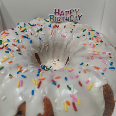Birthday Cake Pound Cake 