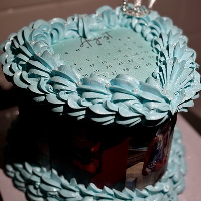 6inch Heart Shape Calendar Cake 