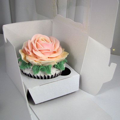 1 Boxed Jumbo Cupcake 🌹