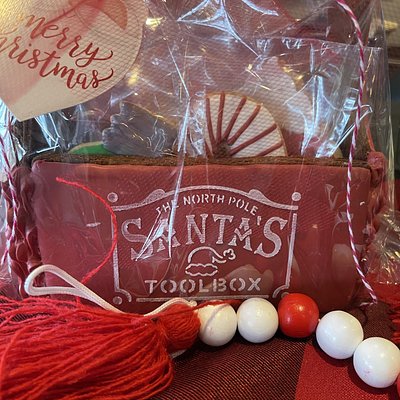 Santa’s Workshop Centerpiece 