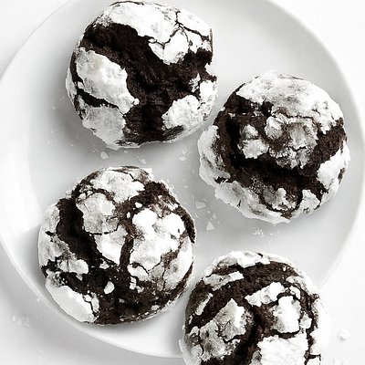 Chocolate Crinkle Cookies (12)