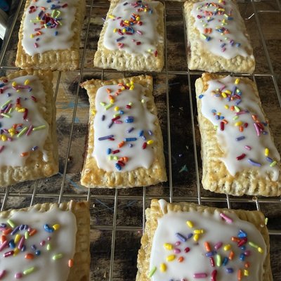 Sourdough Pop tarts (4 Count) Strawberry Or Apple Pie Filling 