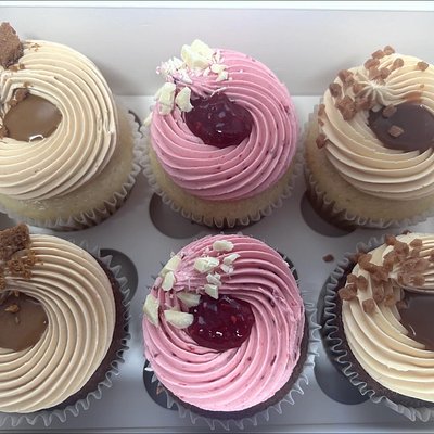 Simple And Flavoured Buttercream Cupcakes