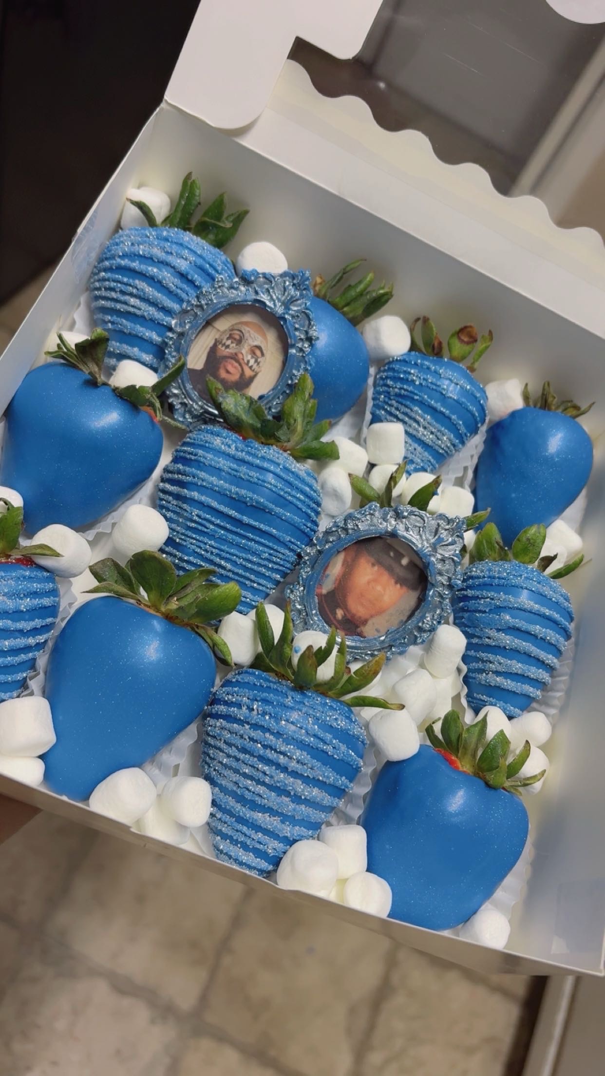 12ct Custom Chocolate Covered Berries W/ Pictures 