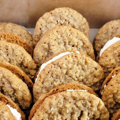 Mini Oatmeal Cream Pies (1 Dozen)