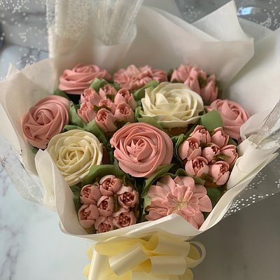 Cupcake bouquets -12 Cupcake Bouquets 