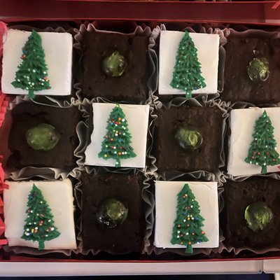 12 Black Fruit Cake Bites (Mixed)
