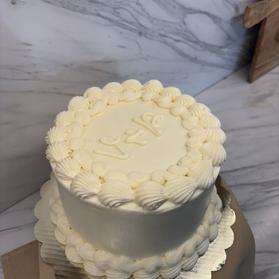 8 In 3 Layer Cake