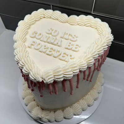 8 inch Vintage Heart Cake 