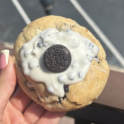 Cookies N Creme Cookie