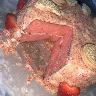 Strawberry Crunch Cake