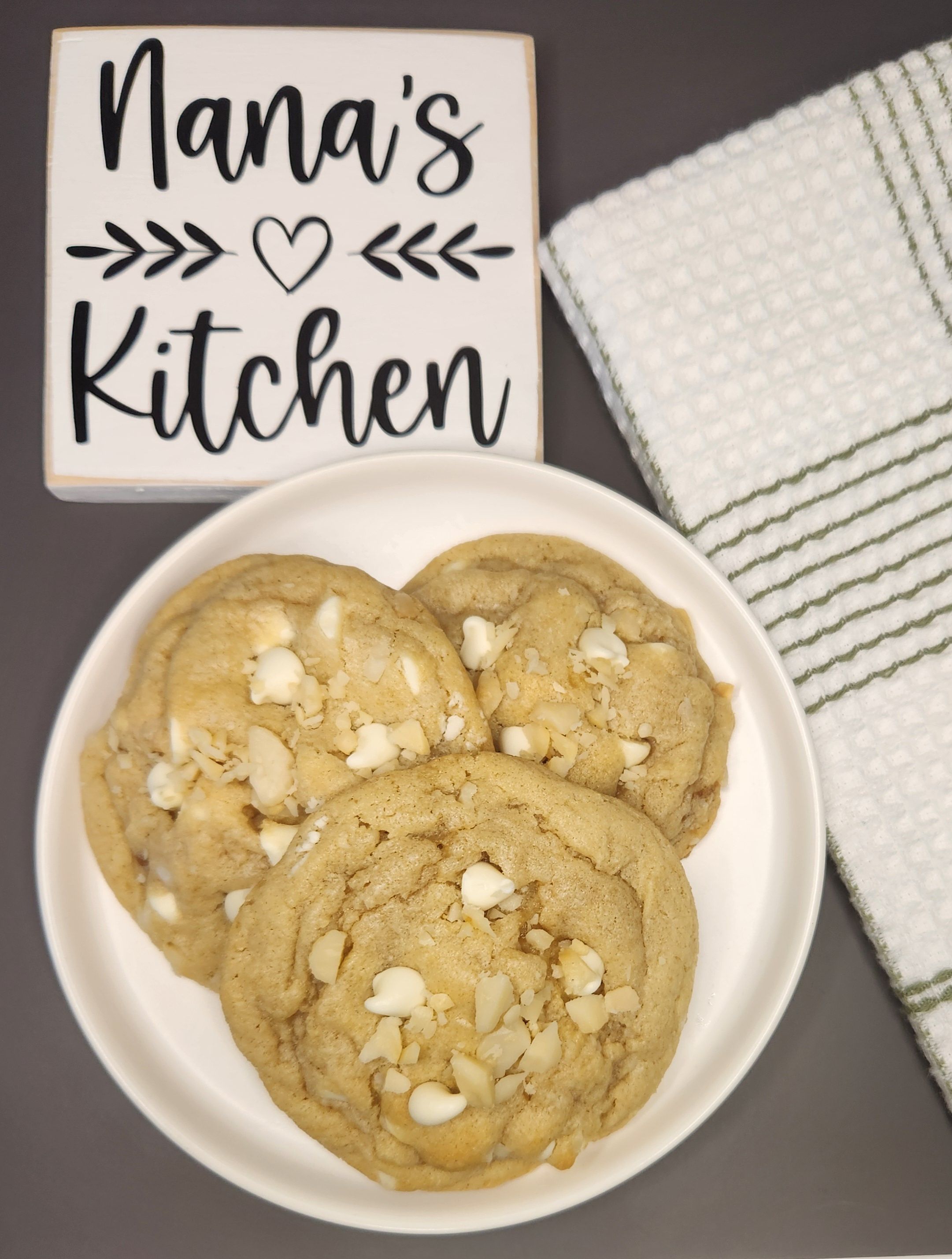White Chocolate Macadamia Nut 