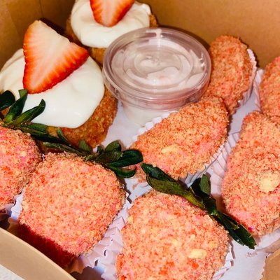 White chocolate Strawberry crunch