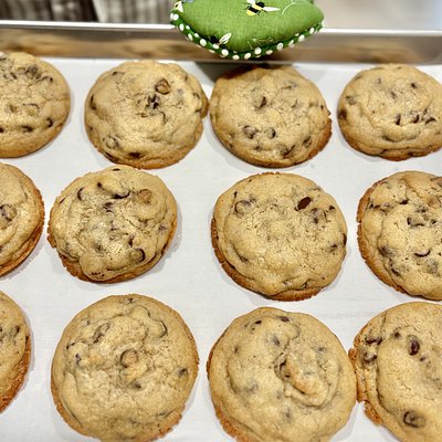One Dozen (Jumbo) Chocolate Chip Cookies 