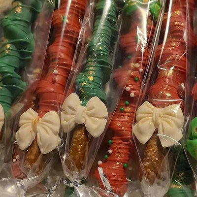 Caramel Wrapped Pretzels 