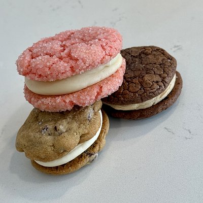 Valentines Assorted Box - 6 Lg 