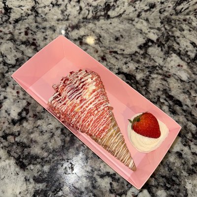 Strawberry Crumble Cheesecake Cone