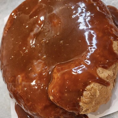 Whole Bourbon Caramel King Cake - 2/6/26 Only