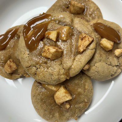 Apple Caramel Crumble Cookies 