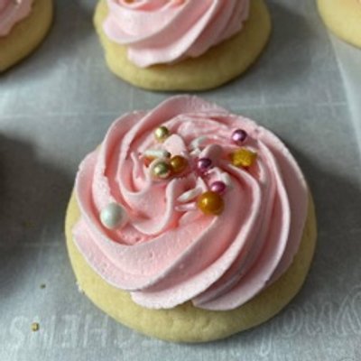 Sugar Cookies With Buttercream (1Doz) 
