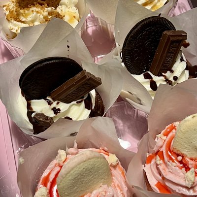 Assorted Dozen Cupcakes 