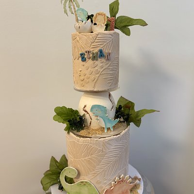  4”/6” Two Tier Cake (25-30 servings)