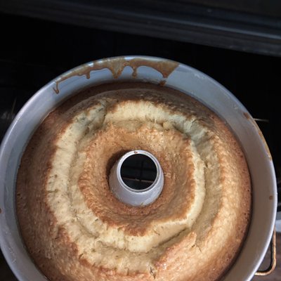 Pound Cake Whole W/Cream Cheese Or Glaze